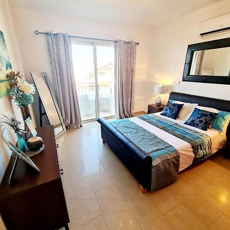 Stunning Apartment C106 With Balcony Looking Over Pool 佩亚 外观 照片