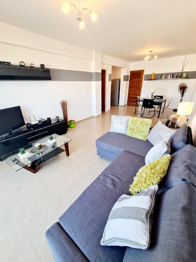 Stunning Apartment C106 With Balcony Looking Over Pool 佩亚 外观 照片