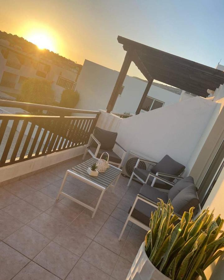 Stunning Apartment C106 With Balcony Looking Over Pool 佩亚 外观 照片
