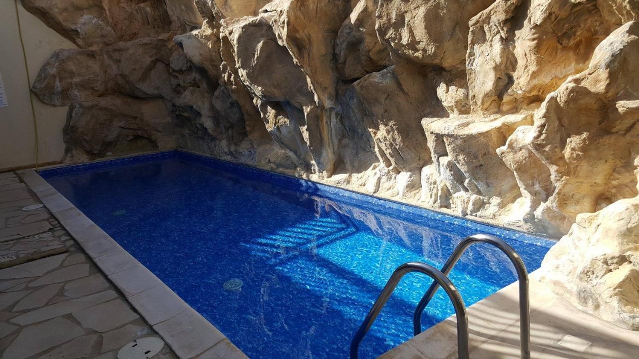 Stunning Apartment C106 With Balcony Looking Over Pool 佩亚 外观 照片